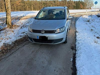 Silber Gebraucht 2010 VW Touran Trendline Van / Kleinbus | 8.500 € (Teuer)