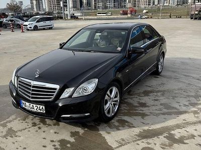 Gebraucht Mercedes E350 Avantgarde 265 PS (194 kW) 2012 Schwarz Limousine