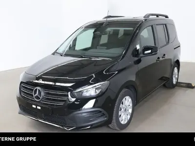 Gebraucht Mercedes T180 Progressive 131 PS (96 kW) 2025 Loparitschwarz Van / Kleinbus
