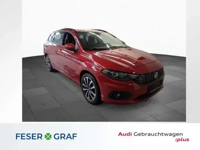 Gebraucht Fiat Tipo Lounge 120 PS (88 kW) 2018 Rot Limousine