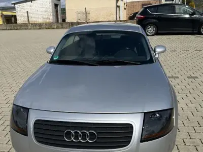 Używany Audi TT Sport 179 KM (131 kW) 1998 Srebrny Coupe