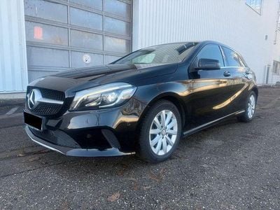 Gebraucht Mercedes A180 122 PS (89 kW) 2017 Schwarz Limousine