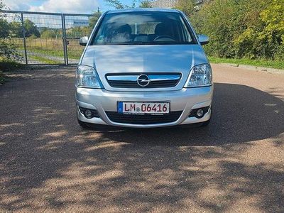 Silber Gebraucht 2006 Opel Meriva Edition Van / Kleinbus | 5.499 € (Etwas zu teuer)