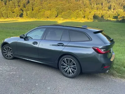 Gebraucht BMW 330 Sport Line 286 PS (210 kW) 2021 Grau Kombi