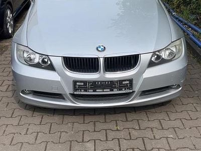 Gebraucht BMW 318 129 PS (94 kW) 2006 Silber Limousine