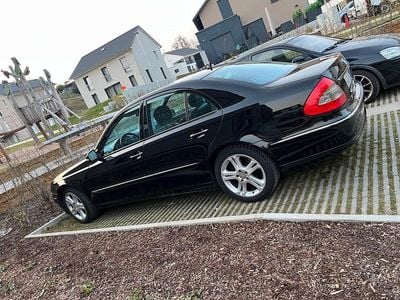 Second-hand Mercedes E320 270 CP (198 kW) 2007 Negru Berlinǎ