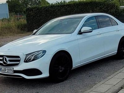 Weiß Gebraucht 2016 Mercedes E220 Avantgarde Limousine | 18.100 € (Etwas zu teuer)