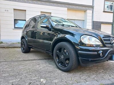 Gebraucht Mercedes ML55 AMG AMG 347 PS (255 kW) 2001 Schwarz SUV