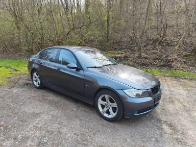 Gebraucht BMW 320 143 PS (105 kW) 2008 Grau Limousine