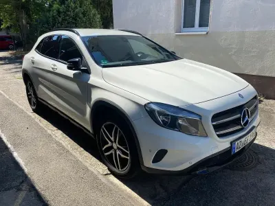 Gebraucht Mercedes GLA200 156 PS (114 kW) 2017 Weiß SUV