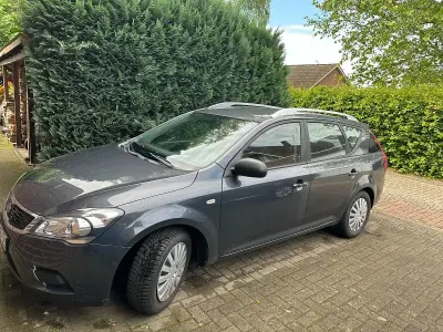 Gebraucht Kia Ceed 90 PS (66 kW) 2011 Grau Kleinwagen