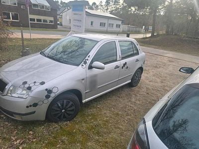 Gebraucht Skoda Fabia 75 PS (55 kW) 2001 Silber Kleinwagen