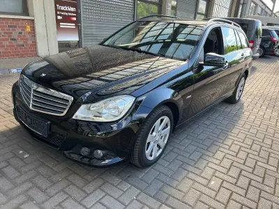 Second-hand Mercedes C200 184 CP (135 kW) 2011 Negru Break