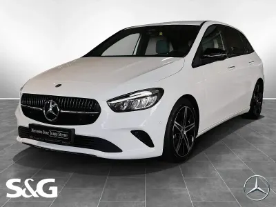 Gebraucht Mercedes B200 Night 163 PS (119 kW) 2024 Unilack polarweiß Kleinwagen