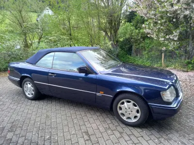 Gebraucht Mercedes E220 Sportline 150 PS (110 kW) 1995 Blau Cabrio