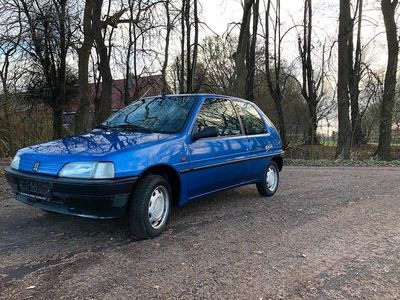 Blau Gebraucht 1995 Peugeot 106 Kleinwagen | 1.100 €