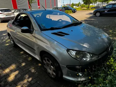 Gebraucht Peugeot 206 CC 109 PS (80 kW) 2003 Grau Cabrio