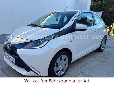 Weiß Gebraucht 2016 Toyota Aygo Kleinwagen | 6.900 € (Fairer Preis)