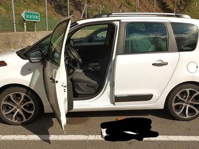 Second-hand Citroën C3 Picasso 99 CP (72 kW) 2017 Alb Monovolum