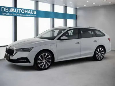 Gebraucht Skoda Octavia Clever 204 PS (150 kW) 2023 Weiß Kombi
