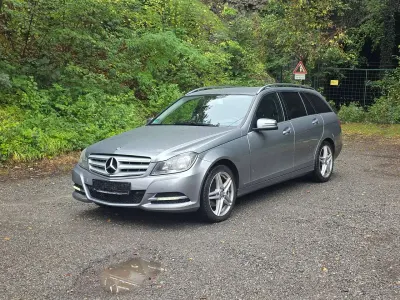 Gebraucht Mercedes C180 156 PS (114 kW) 2014 Palladiumsilber  metalliclack Kombi