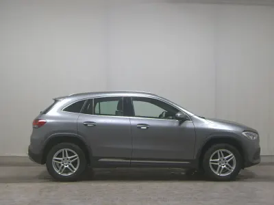 Gebraucht Mercedes GLA200 Progressive 150 PS (110 kW) 2021 Grau SUV