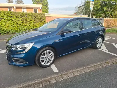 Gebraucht Renault Mégane GrandTour LIMITED 116 PS (85 kW) 2020 Blau Kombi