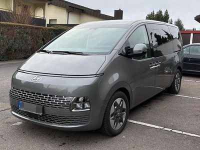 Gebraucht Hyundai Staria Prime 177 PS (130 kW) 2024 Grau Van / Kleinbus