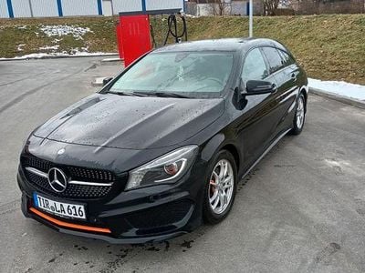 Gebraucht Mercedes CLA200 Shooting Brake 156 PS (114 kW) 2015 Schwarz Kombi