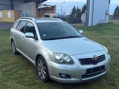 Silber Gebraucht 2008 Toyota Avensis Travel Kombi | 3.490 € (Etwas zu teuer)