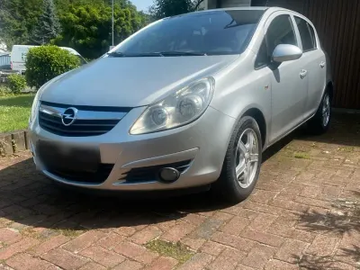Gebraucht Opel Corsa 90 PS (66 kW) 2008 Silber Kleinwagen