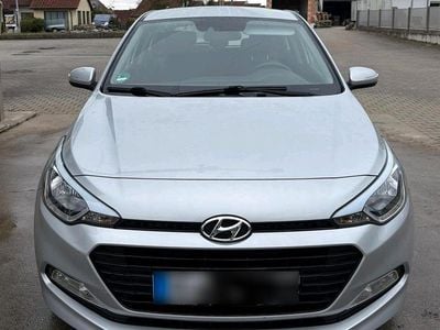 Usata Hyundai i20 101 CV (74 kW) 2018 Argento Utilitaria