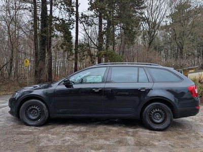 Gebraucht Skoda Octavia Ambition 105 PS (77 kW) 2014 Schwarz Kleinwagen