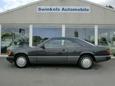 Gebraucht Mercedes E230 132 PS (97 kW) 1990 Schwarz Coupé