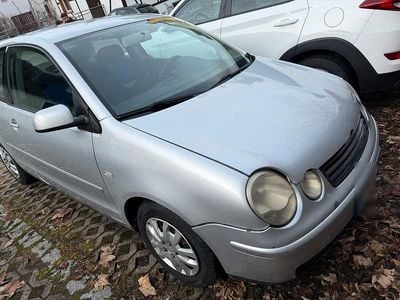 Gebraucht VW Polo 56 PS (41 kW) 2002 Silber Kleinwagen