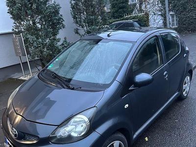 Gebraucht Toyota Aygo 68 PS (50 kW) 2006 Grau Kleinwagen