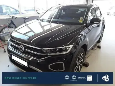 Second-hand VW T-Roc Style 150 CP (110 kW) 2023 Negru SUV