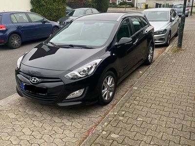 Schwarz Gebraucht 2014 Hyundai i30 Edition Kombi | 6.800 € (Etwas zu teuer)