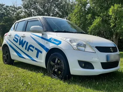 Gebraucht Suzuki Swift 94 PS (69 kW) 2012 Weiß Kleinwagen