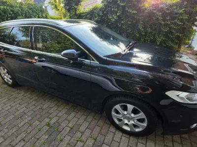 Gebraucht Ford Mondeo Titanium 179 PS (131 kW) 2015 Schwarz Kombi
