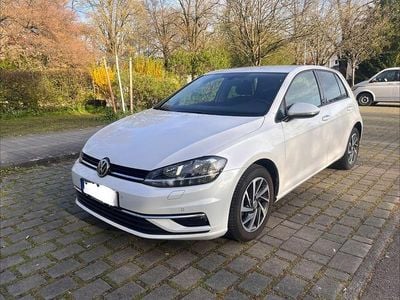 Gebraucht VW Golf VII Sound 116 PS (85 kW) 2018 Weiß Kleinwagen
