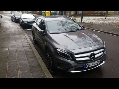 gebraucht Mercedes GLA180 7G-DCT