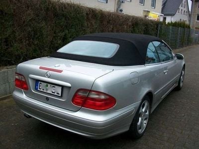Second-hand Mercedes CLK230 Elegance 197 CP (144 kW) 2003 744 Cabrio