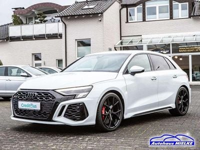 Gletscherweissmetallic (metallic) Gebraucht 2022 Audi RS3 Performance Limousine | 53.990 € (Fairer Preis)
