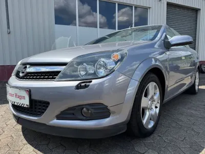 Gebraucht Opel Astra Edition 140 PS (102 kW) 2008 Lichtsilber m2 Cabrio