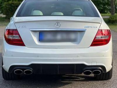 Mercedes C63 AMG