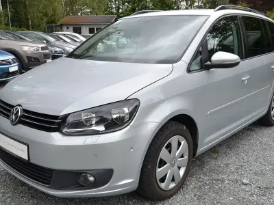 Gebraucht VW Touran Comfortline 105 PS (77 kW) 2012 Silber Van / Kleinbus