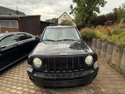 Gebraucht Jeep Patriot 163 PS (119 kW) 2011 Schwarz SUV