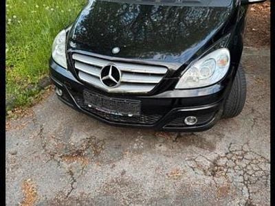 Mercedes B180
