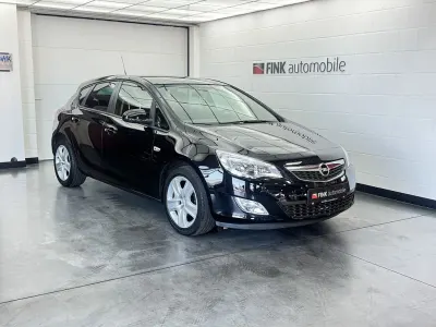 Gebraucht Opel Astra Design Edition 116 PS (85 kW) 2011 Schwarz Limousine
